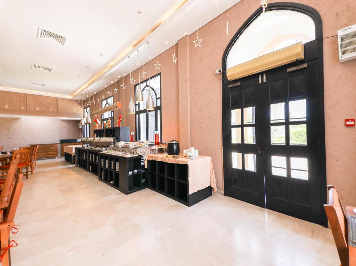 Capital O133 Al Sawadi Beach Resort & Spa 바르카 외부 사진
