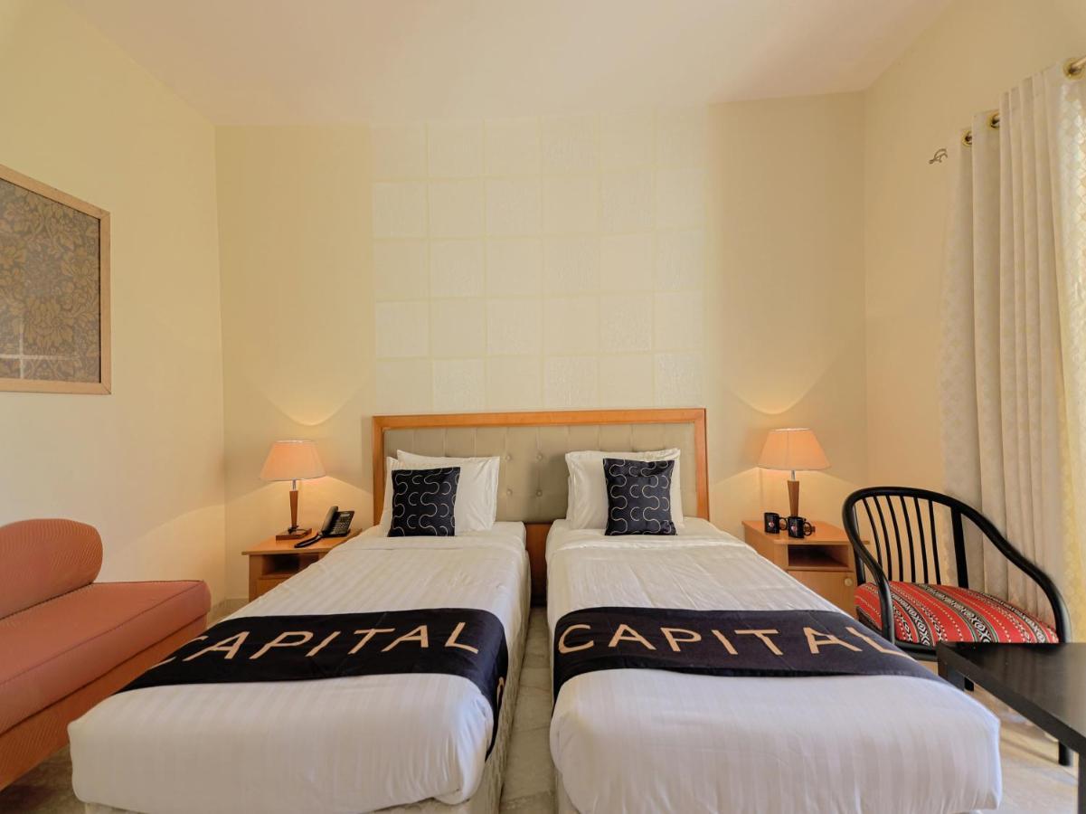 Capital O133 Al Sawadi Beach Resort & Spa 바르카 외부 사진